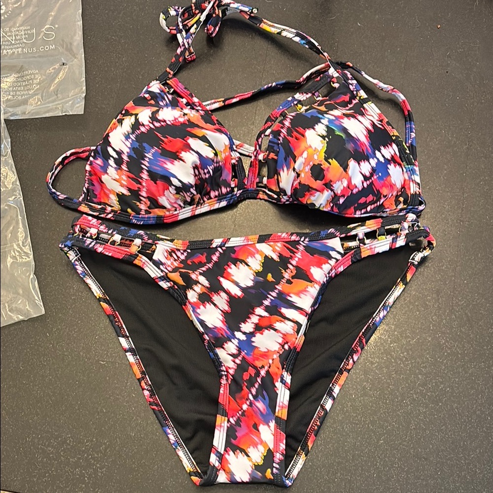 Venus matching Island Escape ringed Colorful Abstract Bikini Set